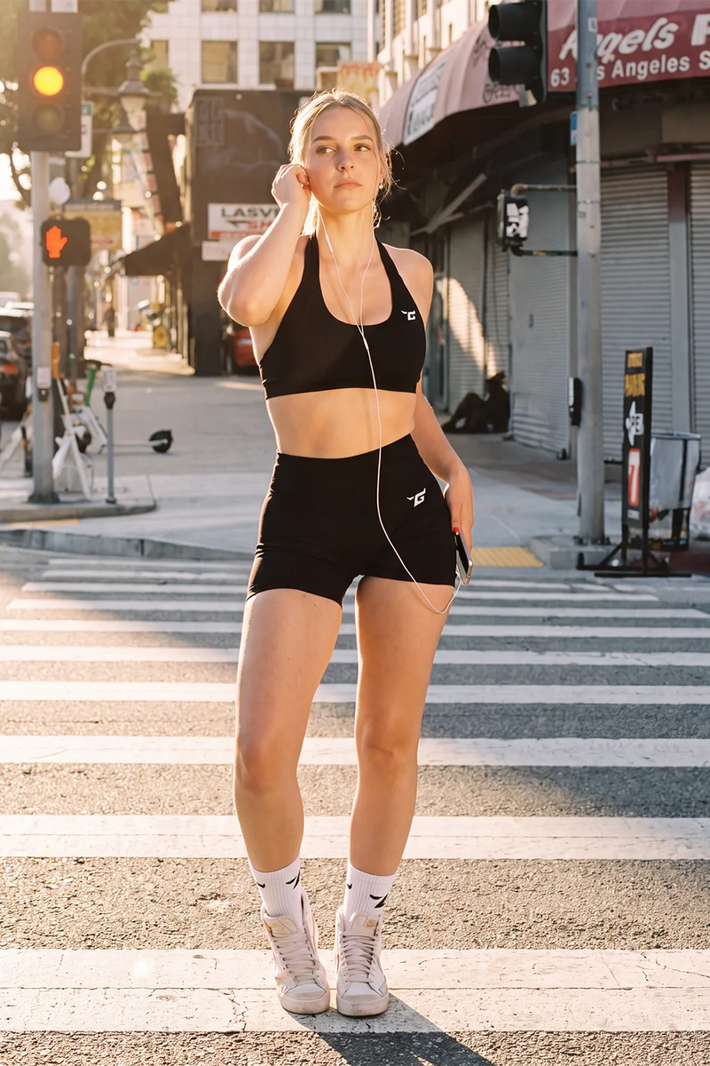 Becoming Seamless Shorts